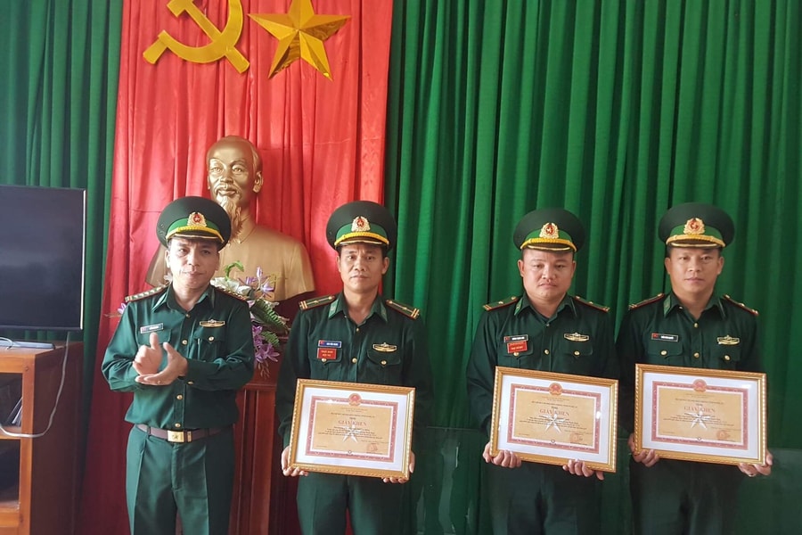 Thưởng “nóng” đồn Biên phòng Hạnh Dịch phá chuyên án 372L