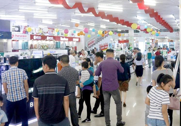 “Săn” hàng khuyến mãi tại Trung tâm mua sắm Hồng Hà