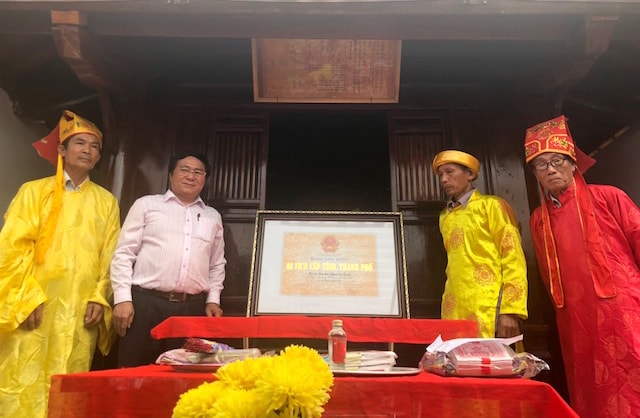 Lễ đón bằng di tích cấp tỉnh Mộ và Đền thờ Phan Sỹ Tuấn