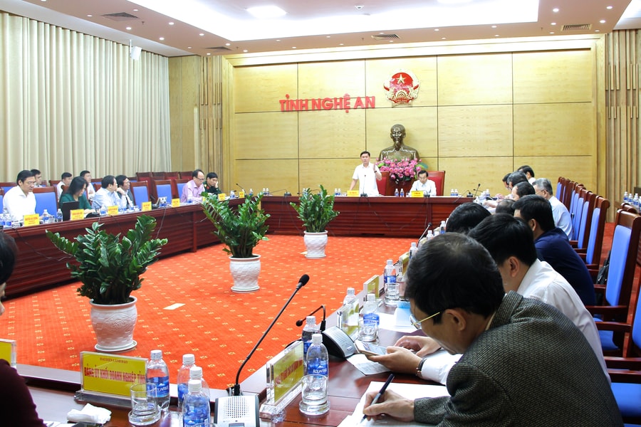 UBND tỉnh họp thường kỳ tháng 11: Nóng vấn đề thu chi ngân sách 