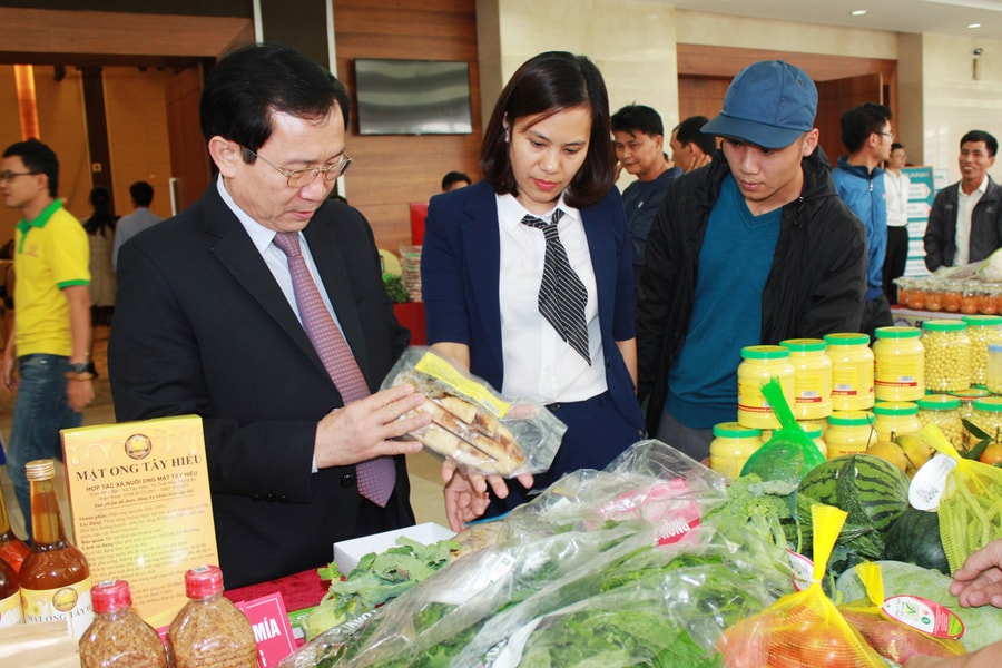 Nghệ An: Trao 86 biên bản tại Hội nghị kết nối cung cầu hàng hóa, dịch vụ 