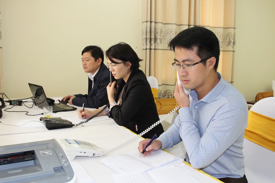 Cử tri Nghệ An phản ánh các tiêu cực ở cơ sở qua đường dây nóng