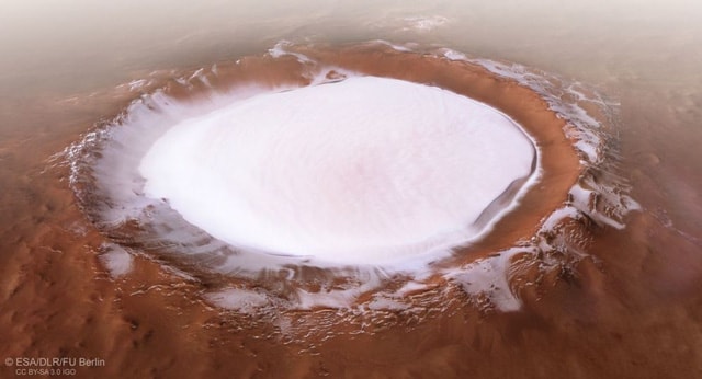 Các nhà thiên văn học công bố bức ảnh “hồ tuyết” trên sao Hỏa
