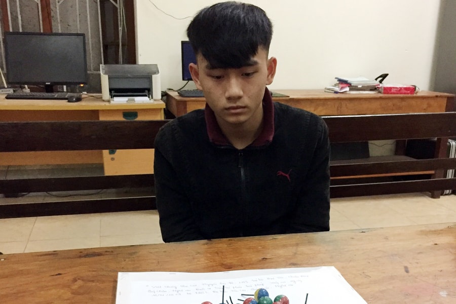 Bắt giữ đối tượng tàng trữ 192 quả pháo nổ