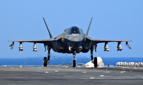 Siêu tiêm kích F-35 Mỹ phô diễn chế độ “Quái thú” trên Thái Bình Dương