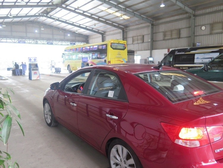 Lựa chọn hình thức nộp phí bảo trì đường bộ thế nào để có lợi nhất?