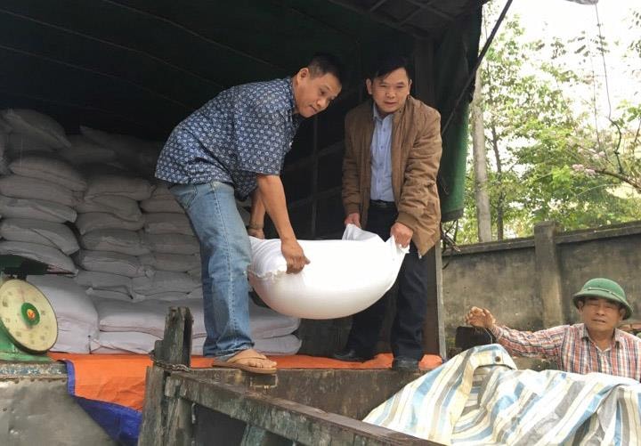 Phân bổ hàng trăm tấn gạo cho học sinh nghèo vùng đặc biệt khó khăn