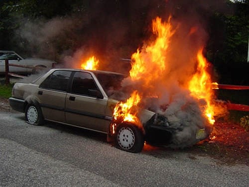 6 nguyên nhân ô tô tự bốc cháy bạn không ngờ tới