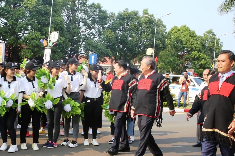 Phó Thủ tướng Thường trực Chính phủ vui hội “Tinh hoa đại ngàn”