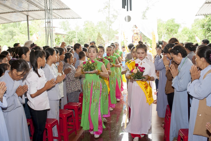 Nhu cầu đến với đạo Phật của phụ nữ 