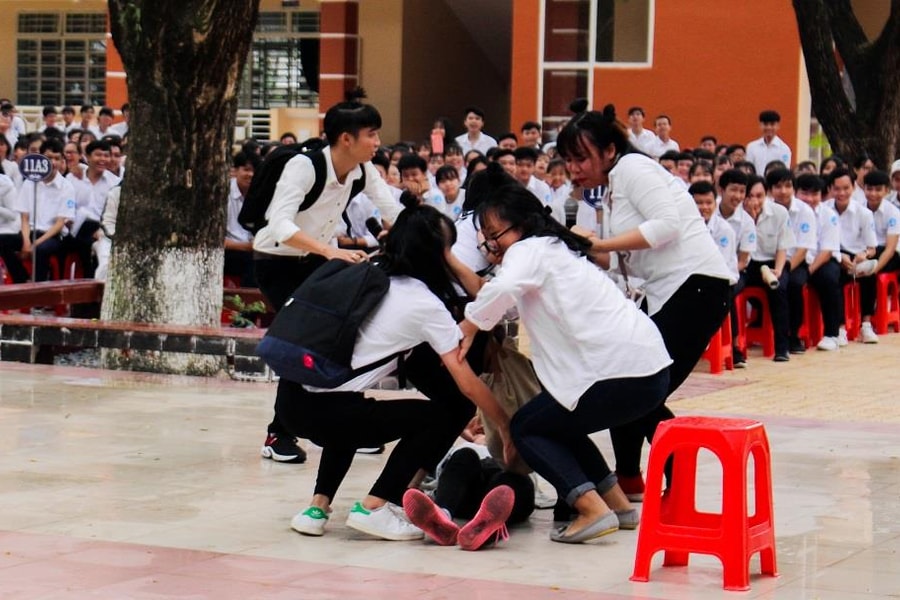  Bạo lực học đường, trách nhiệm thuộc về ai?