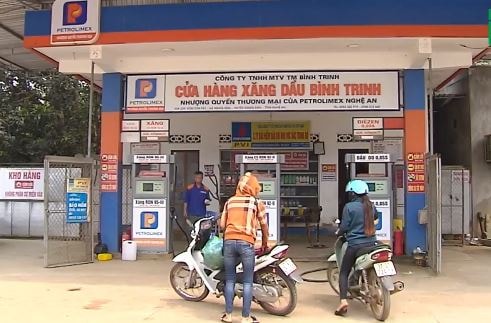 Nghệ An: Phát hiện cửa hàng kinh doanh xăng E5 kém chất lượng