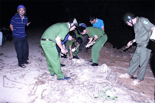 Hai phút bao vây, bắn gục lão nông của nhóm người đi xe bán tải