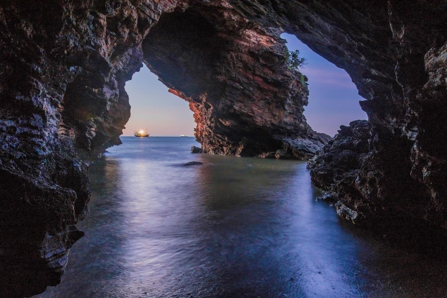 Khám phá vẻ đẹp kỳ vĩ của hang Mũi Trâu, Quỳnh Lưu