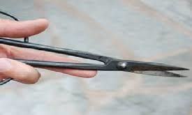 Người phụ nữ dùng kéo đâm chồng tử vong