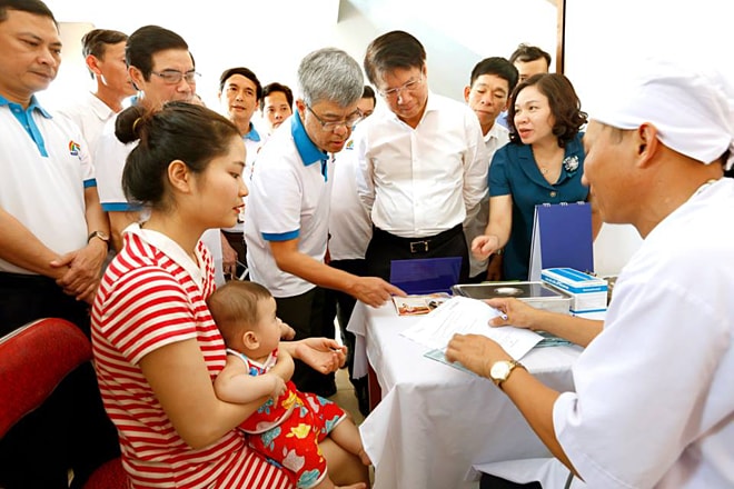 Vắcxin 5 trong 1 mới được miễn phí cho trẻ