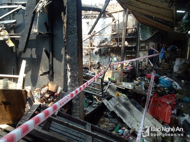 Đang làm báo cáo kinh tế kỹ thuật khắc phục đình chợ Hiếu bị cháy 