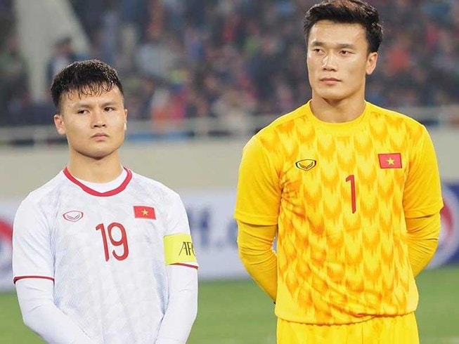 Bùi Tiến Dũng lên đội tuyển; HLV MU sẽ bán một nửa đội hình; Dangda đối đầu Việt Nam ở King'cup