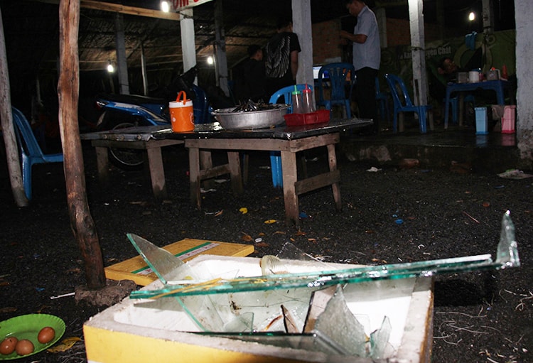 9 người bị triệu tập vì đập phá quán nước