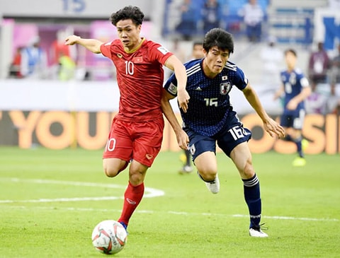 HLV Thái Lan: ‘Công Phượng nguy hiểm nhất’; Mourinho ám chỉ Solskjaer là 'con rối'