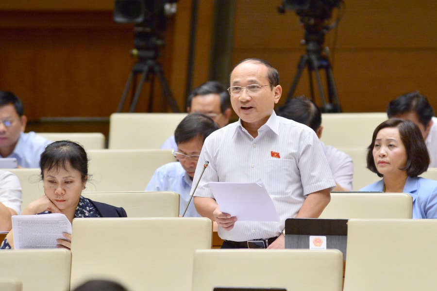 Phó Trưởng đoàn ĐBQH Nghệ An: Cần quy định rõ đối tượng được miễn, giảm học phí