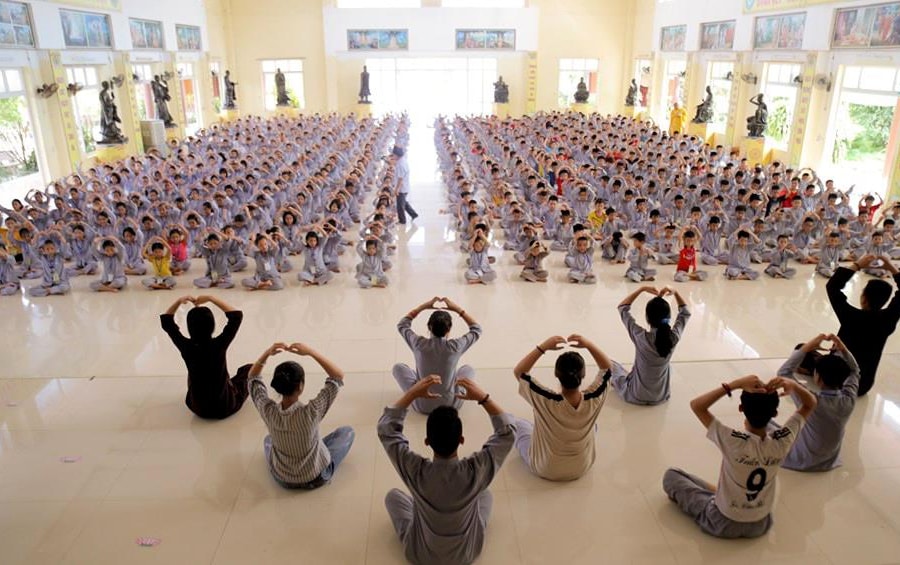 Hàng nghìn thiếu niên Nghệ An trải nghiệm khóa tu mùa hè