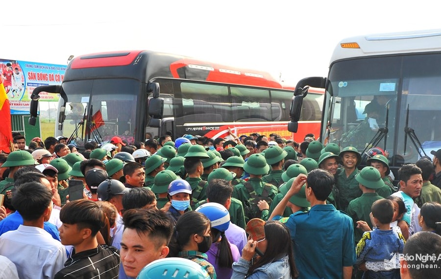 Khuyến khích thanh niên tình nguyện thực hiện nghĩa vụ quân sự 