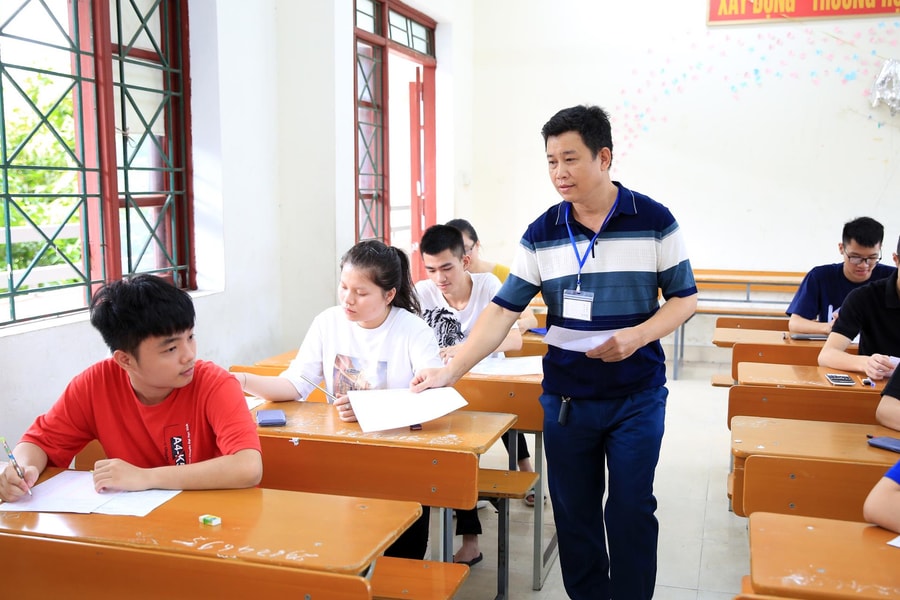 Chỉ có 1/3 thí sinh Nghệ An tham dự môn thi Tổ hợp Khoa học Tự nhiên