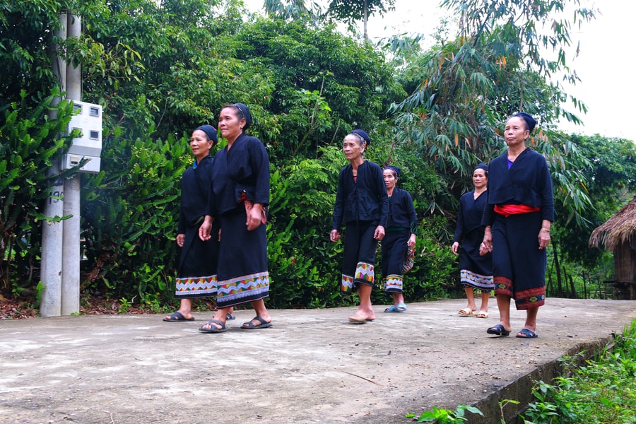 Nghệ An xóa 'lõi nghèo' vùng dân tộc thiểu số rất ít người