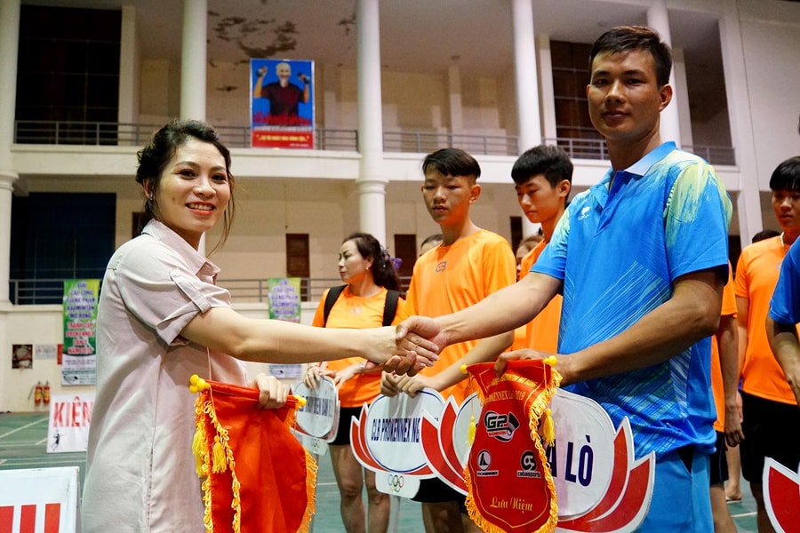 Khai mạc Giải cầu lông 'Giang Phạm badminton mở rộng'