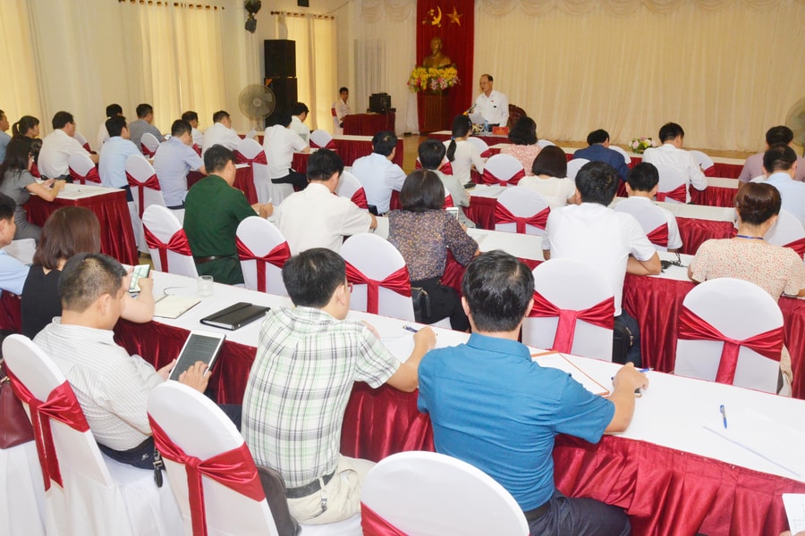 Thảo luận tổ 4: Băn khoăn về tốc độ tăng trưởng của tỉnh