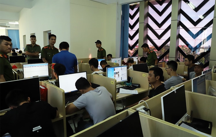 Công an bắt giữ hàng trăm nghi phạm Trung Quốc lập đường dây đánh bạc 10.000 tỷ đồng