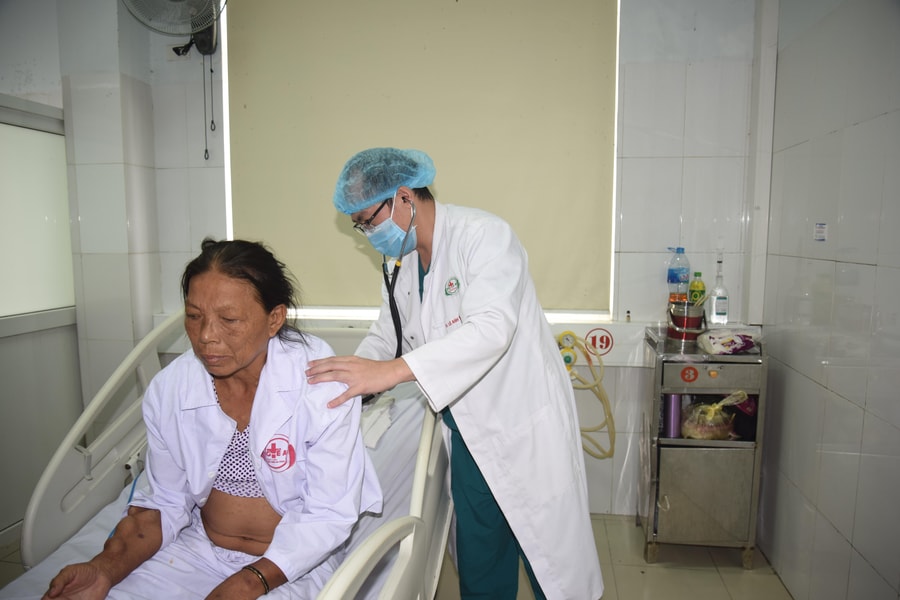 Bệnh viện thừa nhận 'có chủ quan' trong sự cố chạy thận ở Nghệ An