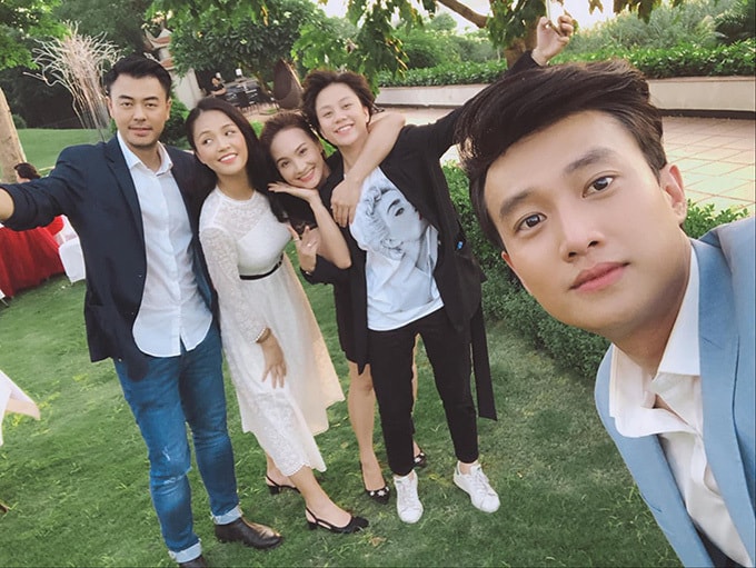 Những hình ảnh không lên sóng của đoàn phim 'Về nhà đi con'