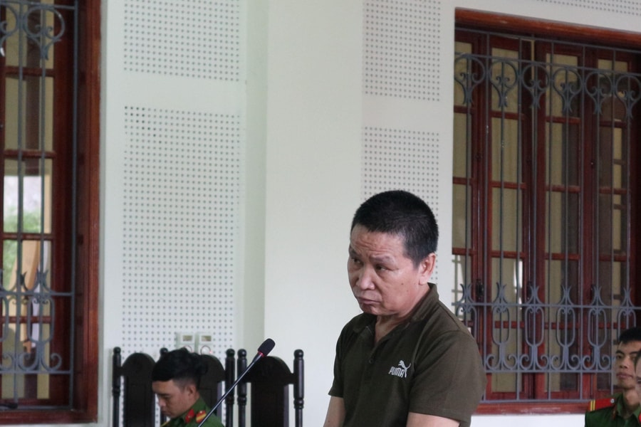 Gã đàn ông bán bò lập trại, thủ vũ khí nóng để buôn ma túy