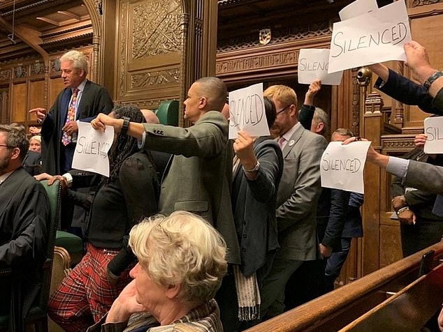 Quan chức Nga bị tình nghi làm gián điệp cho Mỹ; Hạ viện Anh 'bùng nổ' trước giờ đóng cửa