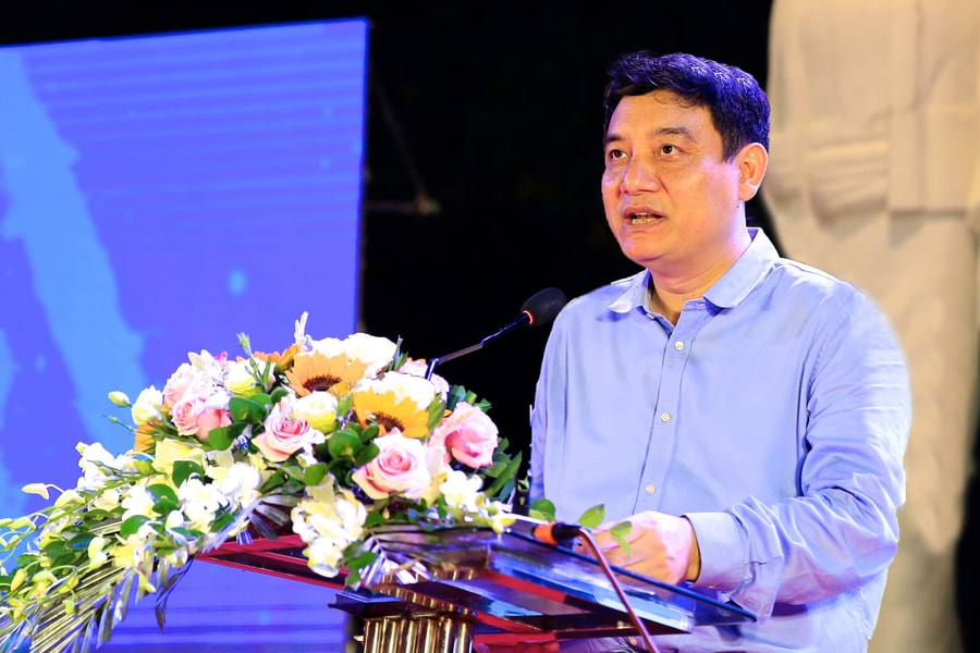 Đồng chí Nguyễn Đắc Vinh: 'Là thanh niên, cần đề cao sức sáng tạo'