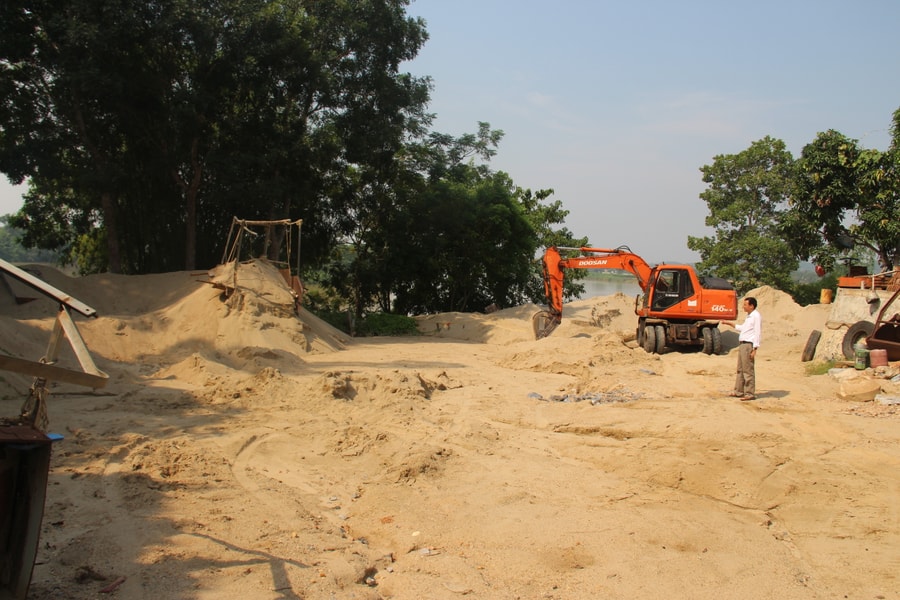 Đình chỉ 4 bến cát hoạt động không phép ở Đô Lương