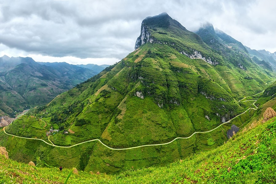Đi trên 'Sống mũi ngựa'