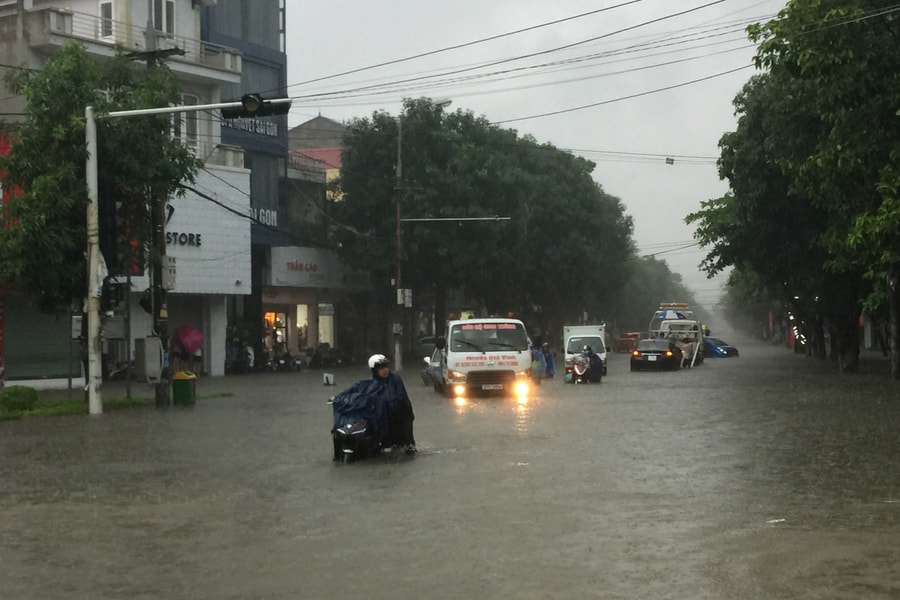 Toàn cảnh ngập sâu tại thành Vinh