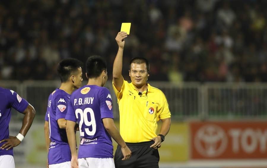 Trọng tài người Nghệ An đạt giải Còi Đồng mùa giải 2019