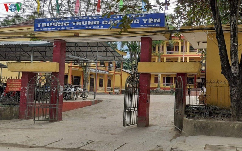 Bắt giam Hiệu trưởng, kế toán, thủ quỹ trường rút khống 631 triệu đồng