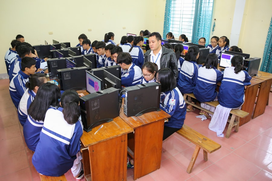 Thi THPT Quốc gia trên máy tính ở Nghệ An: Khó khả thi