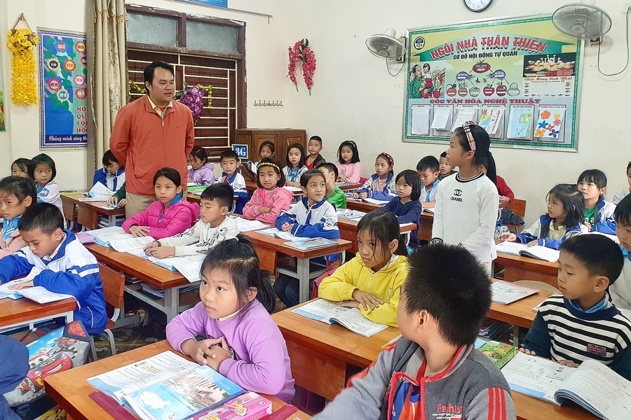 Hơn 400 giáo viên hợp đồng của Nghệ An đang chờ được đặc cách