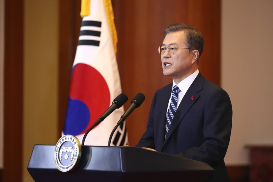 Tổng thống Moon Jae-in lại mời ông Kim Jong-un thăm Hàn Quốc