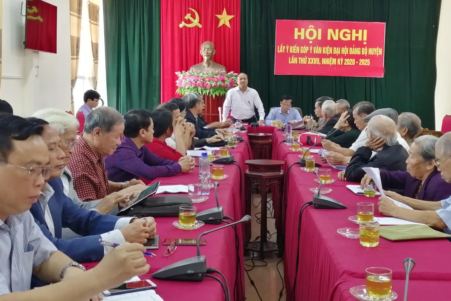 Tâm huyết, trí tuệ đóng góp ý kiến vào văn kiện