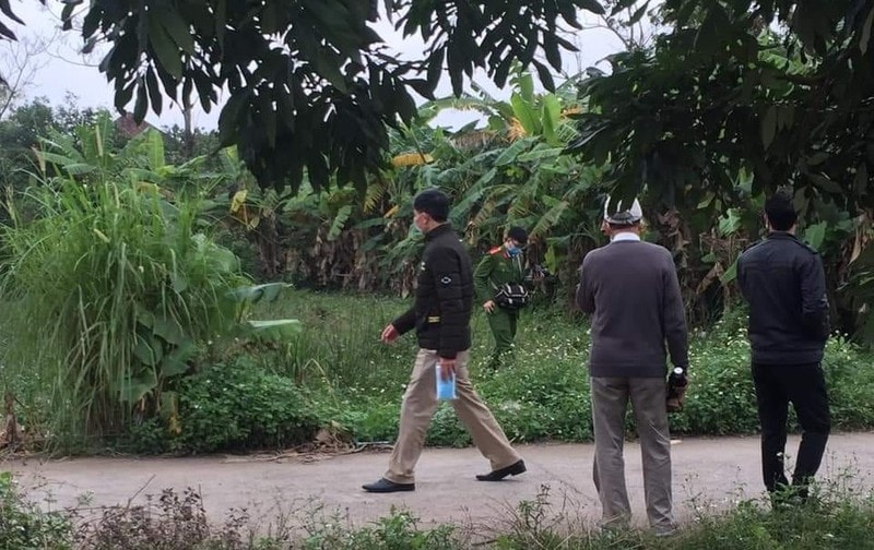 Phát hiện thi thể nam giới phân hủy nặng trong bụi chuối