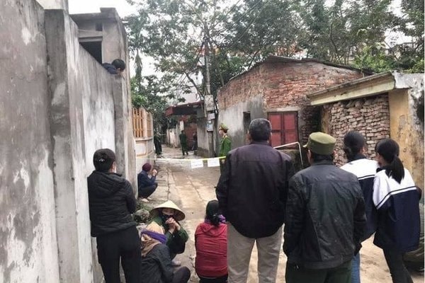 Lao vào can 2 con đánh nhau, mẹ tử vong, bố bị chém nguy kịch 