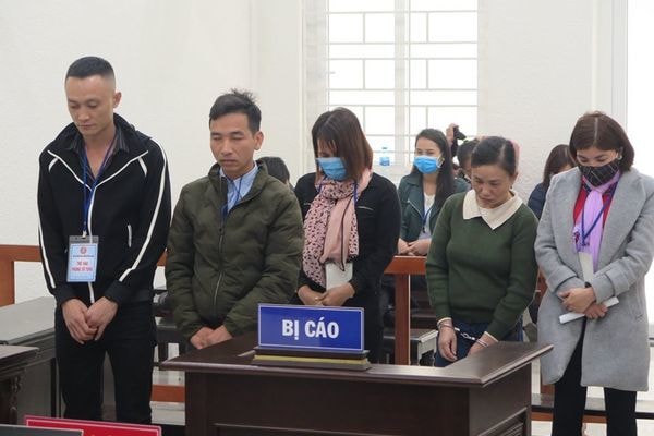 Cựu cô giáo ở Nghệ An tiếp tay cho chồng đưa người trốn ra nước ngoài