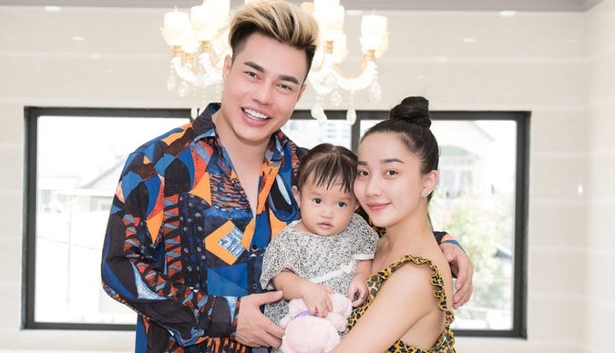 'Thánh livestream' kiếm tiền khủng khiến loạt sao hạng A phải 'cúi đầu kiêng nể'